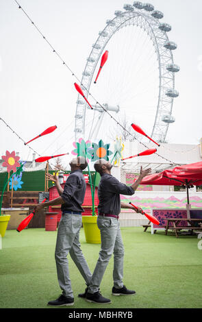 Londres, Royaume-Uni. 10 avril 2018. Lancement de la performance : l'Abyssinie Cirque rêve éthiopien. Le titre de la loi sur le bas ventre de Southbank Festival célébrer 250 ans du cirque et 10 ans d'achille sur la rive sud. Crédit : Guy Josse/Alamy Live News Banque D'Images