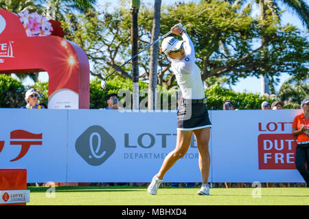 11 avril 2018 - Lee Minjee hits son coup de départ au 10e trou lors du premier tour de la Lotte Championship présenté par Hershey à Ko Olina Golf Club à Kapolei, HI Banque D'Images