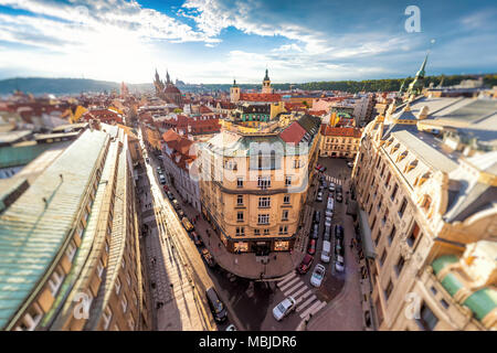 Voir d U Prasne Brany Celetna et coin de rues ci-dessus. Prague, République tchèque. Banque D'Images