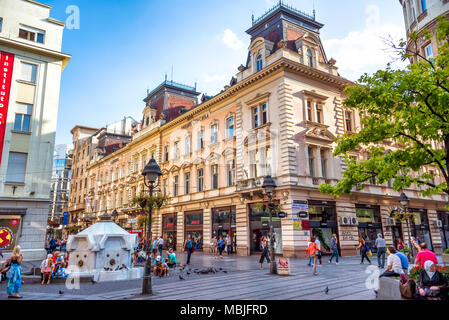 BELGRADE, SERBIE - Septembre 23, 2015 : Nikola Spasic Dotation à la rue Knez Mihailova à Belgrade. Banque D'Images