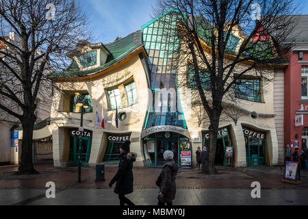 La maison tordue (Krzywy Domek - Crooked House à Sopot, Pologne Banque D'Images