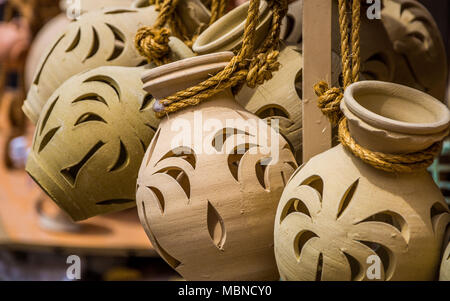 Poterie et Artisanat différents à Nizwa Nizwa, Oman dans le marché Banque D'Images