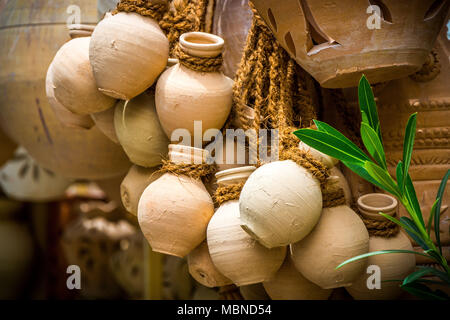 Poterie et Artisanat différents à Nizwa Nizwa, Oman dans le marché Banque D'Images