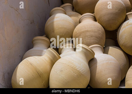 Poterie et Artisanat différents à Nizwa Nizwa, Oman dans le marché Banque D'Images