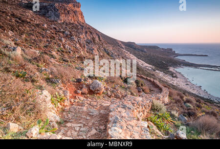 Coucher de soleil sur l'île de Gramvousa et Balos beach en Crète, Grèce. Banque D'Images