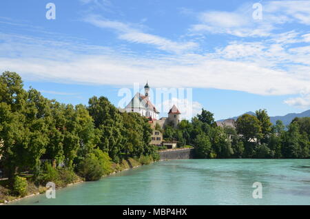 Vue de l'église de Saint Stéphane Franciscaine abbaye franciscaine sur les rives de la rivière Lech à Füssen, Allemagne Banque D'Images