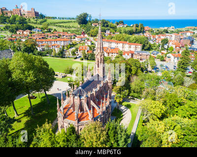 Chapelle Panthéon des marquis de Comillas ou Capilla Panteon de los Marqueses de Comillas en Cantabrie Région de Comillas, Espagne Banque D'Images