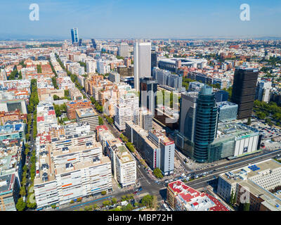 Vue panoramique aérienne des quartiers d'affaires d'AZCA et CTBA à Madrid, Espagne Banque D'Images