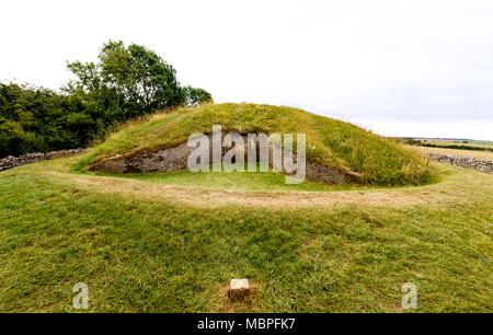 Belas Knap Long Barrow, Winchcombe, Gloucestershire. Belas Knap est un bel exemple de l'époque néolithique long Barrow, avec une fausse entrée privée Banque D'Images