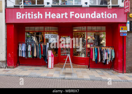 La fermeture British Heart Foundation charity shop à Congleton Cheshire UK Banque D'Images