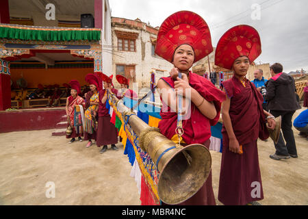 Leh, Inde - 21 juin 2017 : Yuru Kabgyat festival bouddhiste à Lamayuru Gompa, Ladakh. Monastère de Lamayuru festival est une cérémonie bouddhiste avec tan Banque D'Images