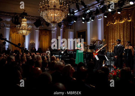 La Première Dame Michelle Obama parle à une maison blanche concert hommage à Stevie Wonder à l'Est Prix de 'PBS/Stevie Wonder à la Maison Blanche." 2/25/09.Photo Officiel de la Maison Blanche par Pete Souza Banque D'Images