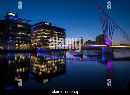 Blue Sunrise heure à Salford, Greater Manchester England UK Banque D'Images