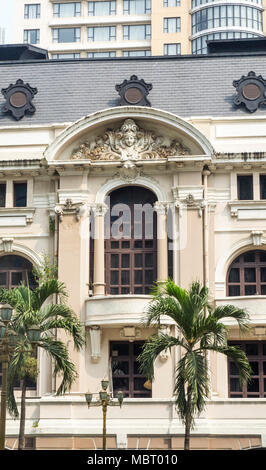 Les Beaux Arts façade latérale du Théâtre Municipal de la ville d'Ho Chi Minh, ou l'Opéra de Saigon, Vietnam. Banque D'Images