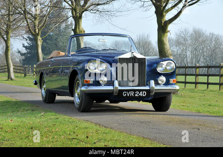 Rolls Royce Silver Cloud III 'Chinese Eye" Coach built 1960 convertible voiture ultra luxe britannique Banque D'Images