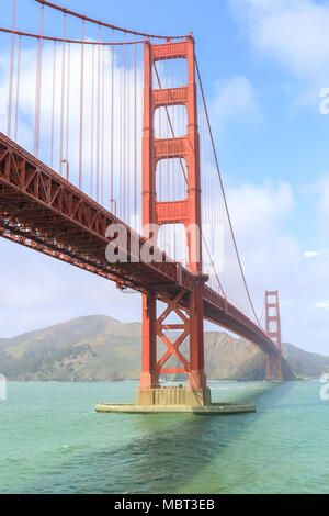 Vue sur le Golden Gate Bridge à partir de Fort Point. Banque D'Images