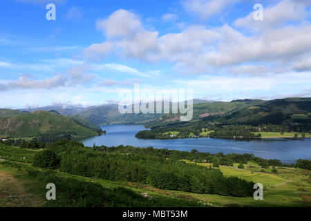 Voir d'Ullswater de Arthurs Pike est tombé, Martindale, Parc National de Lake district, comté de Cumbria, Angleterre, Royaume-Uni Banque D'Images