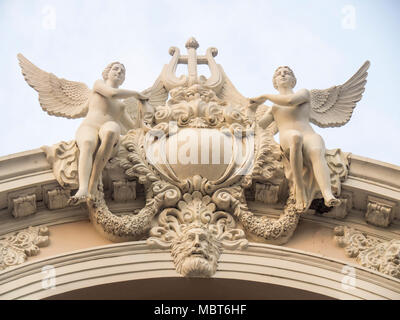 Les Beaux Arts façade latérale du Théâtre Municipal de la ville d'Ho Chi Minh, ou l'Opéra de Saigon, Vietnam. Banque D'Images