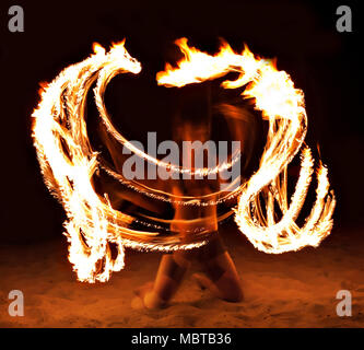 Spectacle de feu sur la plage, Goa Banque D'Images