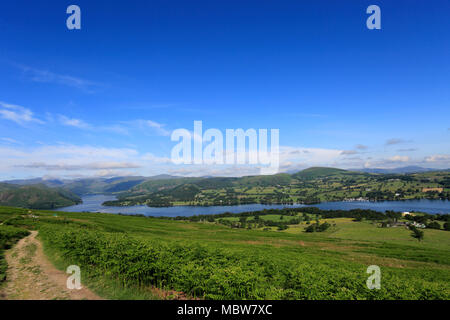 Voir d'Ullswater de Arthurs Pike est tombé, Martindale, Parc National de Lake district, comté de Cumbria, Angleterre, Royaume-Uni Banque D'Images