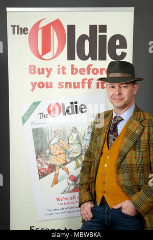 Portrait de Marc Allum, expert en antiquités Banque D'Images