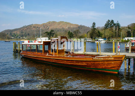 La princesse du lac en bateau de plaisance sur le lac Windermere, amarré jusqu'à Waterhead, Ambleside, Parc National de Lake District, Cumbria Banque D'Images