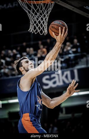 Tallinn, Tallinn, Estonie. Apr 11, 2018. Leo Westermann du CSKA Moscou en action pendant la VTB United League jeu comme BC Kalev Cramo a perdu 95:105 pour le CSKA Moscou à Saku Suurhall à Tallinn. Credit : Hendrik Osula SOPA/Images/ZUMA/Alamy Fil Live News Banque D'Images