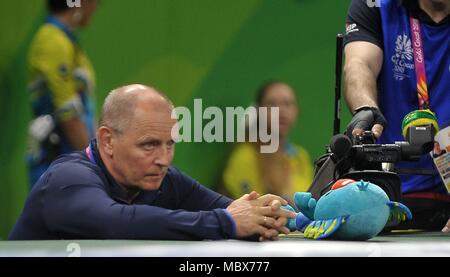 Le Queensland, Australie. 12 avril, 2018. L'entraîneur d'Oleg Gladkov (SCO) montres. Mens 57kg. La lutte. XXI Jeux du Commonwealth. Carrara Sports Arena 1. Côte d'or 2018. Le Queensland. L'Australie. 12/04/2018. Credit : Sport en images/Alamy Live News Banque D'Images