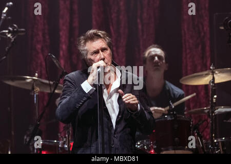 Liverpool, Royaume-Uni. 11 avril 2018 - Roxy Music legend Bryan Ferry à portez Liverpool Philharmonic Hall, Royaume-Uni dans le cadre de sa tournée 2018 Credit : Andy Von Pip/ZUMA/Alamy Fil Live News Banque D'Images