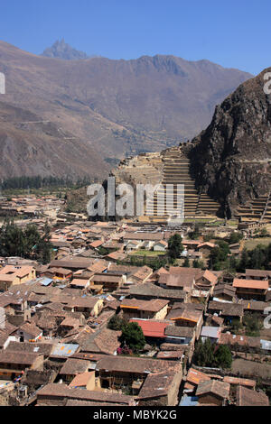 Anciennes ruines Incas à Ollantaytambo, Pérou Banque D'Images