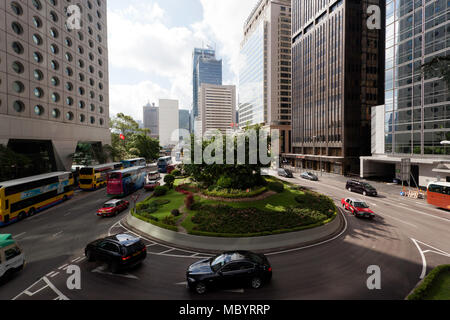 Vue grand angle du Connaught Road, à Hong Kong's Central Business District, prises à partir de la passerelle surélevée centrale Banque D'Images