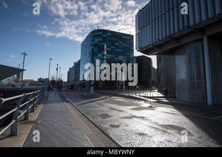 Tôt le matin la lumière et ombre à Salford, Greater Manchester England UK Banque D'Images