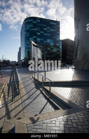 Tôt le matin la lumière et ombre à Salford, Greater Manchester England UK Banque D'Images