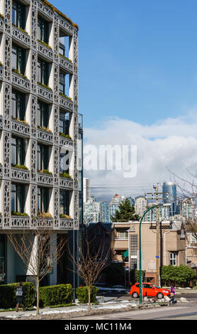 VANCOUVER, CANADA - Le 18 février 2018 : bâtiment moderne sur la bruyère rue de Vancouver au Canada. Banque D'Images