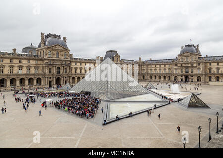 Musée du Louvre à Paris Banque D'Images