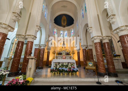 San Francisco, Californie - le 7 avril 2018 : l'autel de l'église Notre Dame des Victoires. Banque D'Images