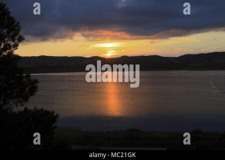 Coucher du soleil sur le Parc Naturel, Bages Bay, Narbonne France Banque D'Images