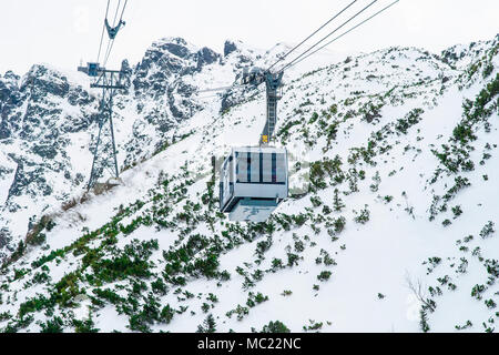 Le téléphérique de Kasprowy Wierch pic en montagnes Tatras, en Pologne. Banque D'Images