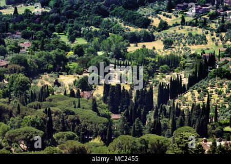 Fiesole est une ville située sur une hauteur au-dessus de Florence, à 8 kilomètres (5 miles) au nord-est de cette ville. Le Décaméron de Giovanni Boccaccio est situé dans les pentes de Fiesole.Toscane, Italie - l'italien. Banque D'Images