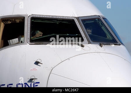 Ed Force One, le Boeing 757 d'Iron Maiden piloté par Bruce Dickinson sur leur l'ultime frontière World Tour 2011. STRX-G a été peint à l''aéroport de Southend Banque D'Images