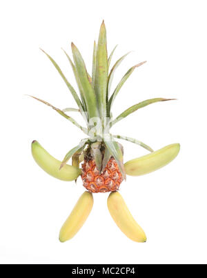 Mini ananas fruits banane bébé avec bras et jambes, isolated on white Banque D'Images