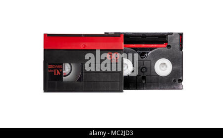 Mini cassette DV isolé sur fond blanc Banque D'Images