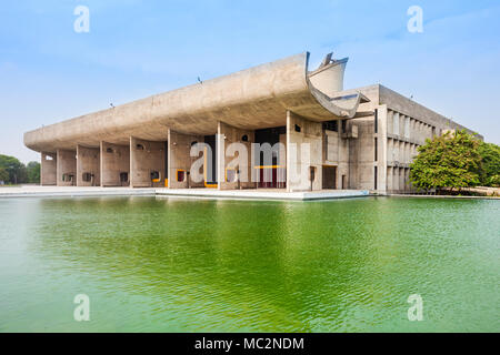 Le bâtiment d'assemblage dans le capitole complexe de Chandigarh, Inde Banque D'Images