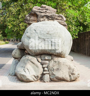 CHANDIGARH, INDE - Novembre 05, 2015 : Des pierres à l'entrée du jardin de Chandigarh, c'est un jardin de sculptures à Chandigarh, en Inde. Banque D'Images