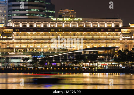 Singapour - le 16 octobre 2014 : The Fullerton Hotel Singapore est un hôtel de luxe cinq étoiles situé près de l'embouchure de la rivière Singapour, dans l'Downtow Banque D'Images