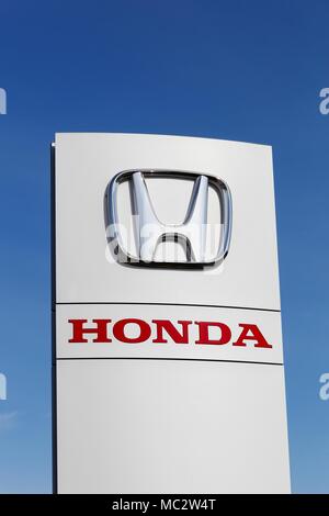 Horsens, Danemark - 2 Avril, 2018 : Honda logo sur un panneau. Honda est une société multinationale publique japonais Banque D'Images