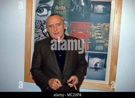 Dennis Hopper, acteurs et actrices amerikanischer als Künstler und régisseur, à Düsseldorf, Deutschland 1998. Acteur et réalisateur Dennis Hopper en tant qu'artiste à Duesseldorf, Allemagne 1998. Banque D'Images
