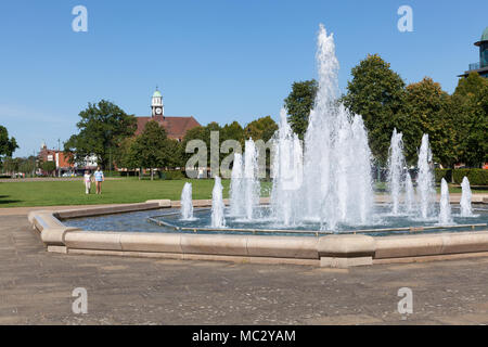 Fontaine dans les jardins de Broadway, Letchworth Garden City Banque D'Images