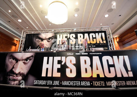 L'ancien champion du monde Tyson Fury lors de la conférence de presse au Four Seasons Hotel, Londres. Banque D'Images