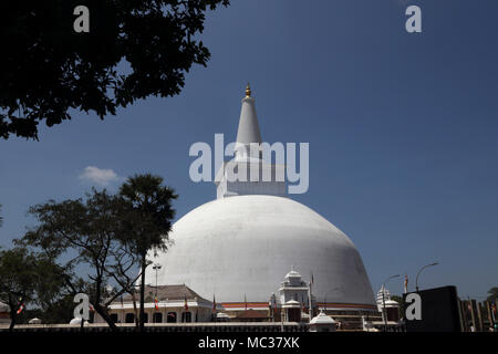 Ruwanwelisaya Dagoba Anuradhapura North Central Province Sri Lanka Banque D'Images